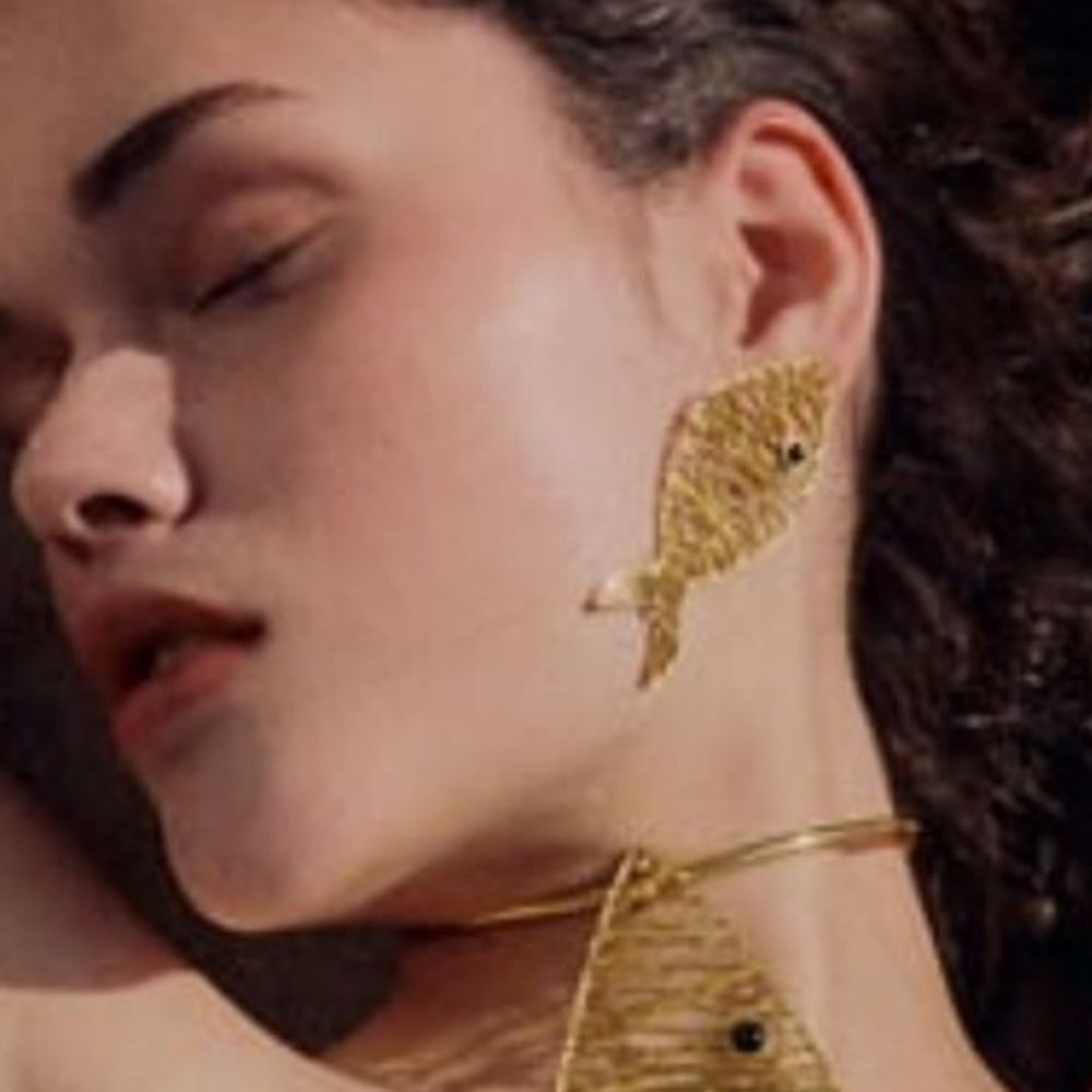 New!  ZARA Gold  fish Earrings With Hinge Movement (1005)  • NWOT